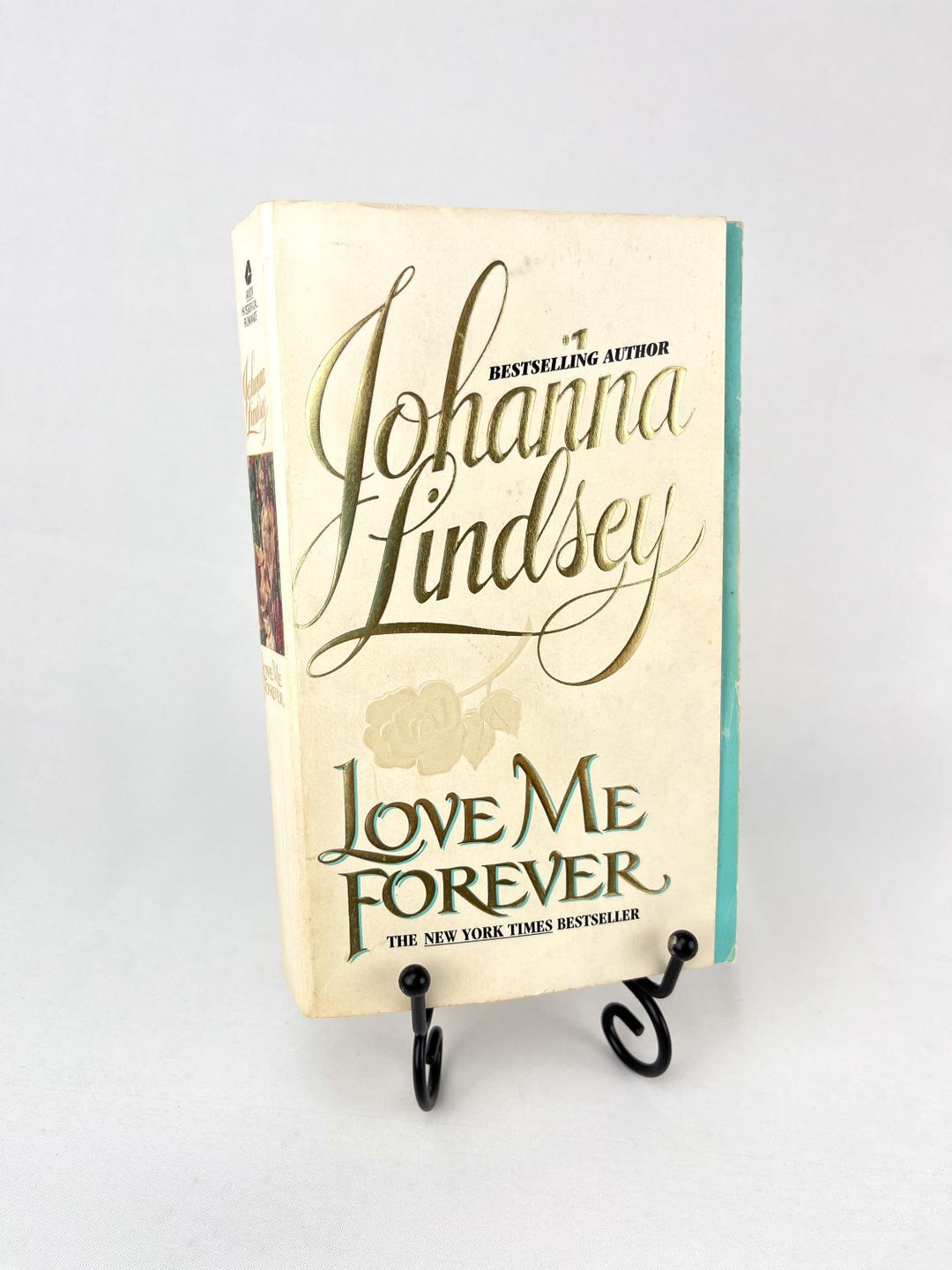 Love Me Forever by Johanna Lindsey 1st Printing Paperback W