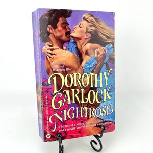 Nightrose di Dorothy Garlock, prima edizione tascabile, 1990 con copertina flessibile