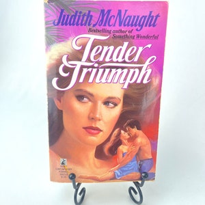 Tender Triumph di Judith McNaught 1986 Libro in brossura con copertina Clinch