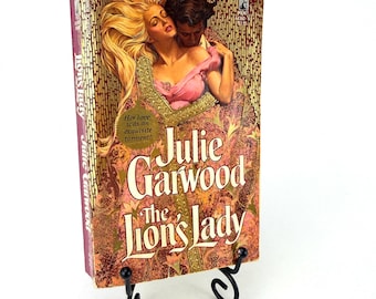 The Lion's Lady by Julie Garwood 1st Printing Paperback 1988 w/Clinch Cover