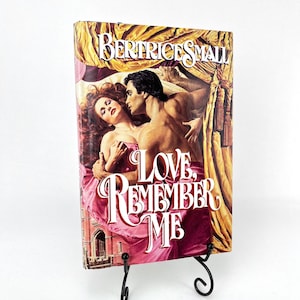 Love, Remember Me di Bertrice Small, prima edizione con copertina rigida, 1994 con sovraccoperta