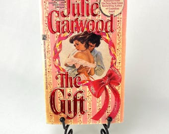 The Gift by Julie Garwood 1st Printing Paperback 1991 W/clinch