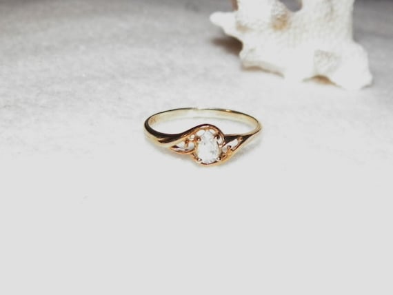 Vintage 10k Gold CZ Ring - image 3
