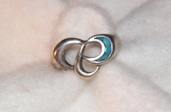 Sterling Silver Ring With Turquoise Chip Inlay - image 1