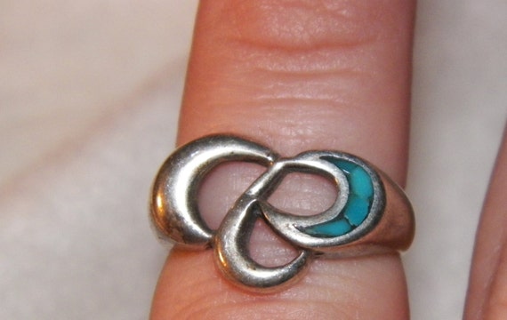 Sterling Silver Ring With Turquoise Chip Inlay - image 2