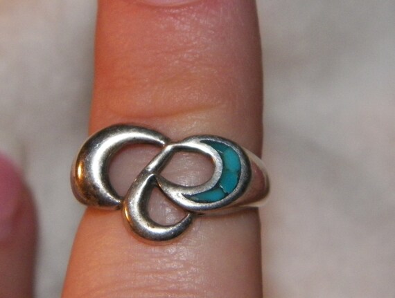 Sterling Silver Ring With Turquoise Chip Inlay - image 3