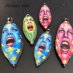 Weird Screaming Face Ornament – Kitsch Printed Wood Cutouts (Set of 3)