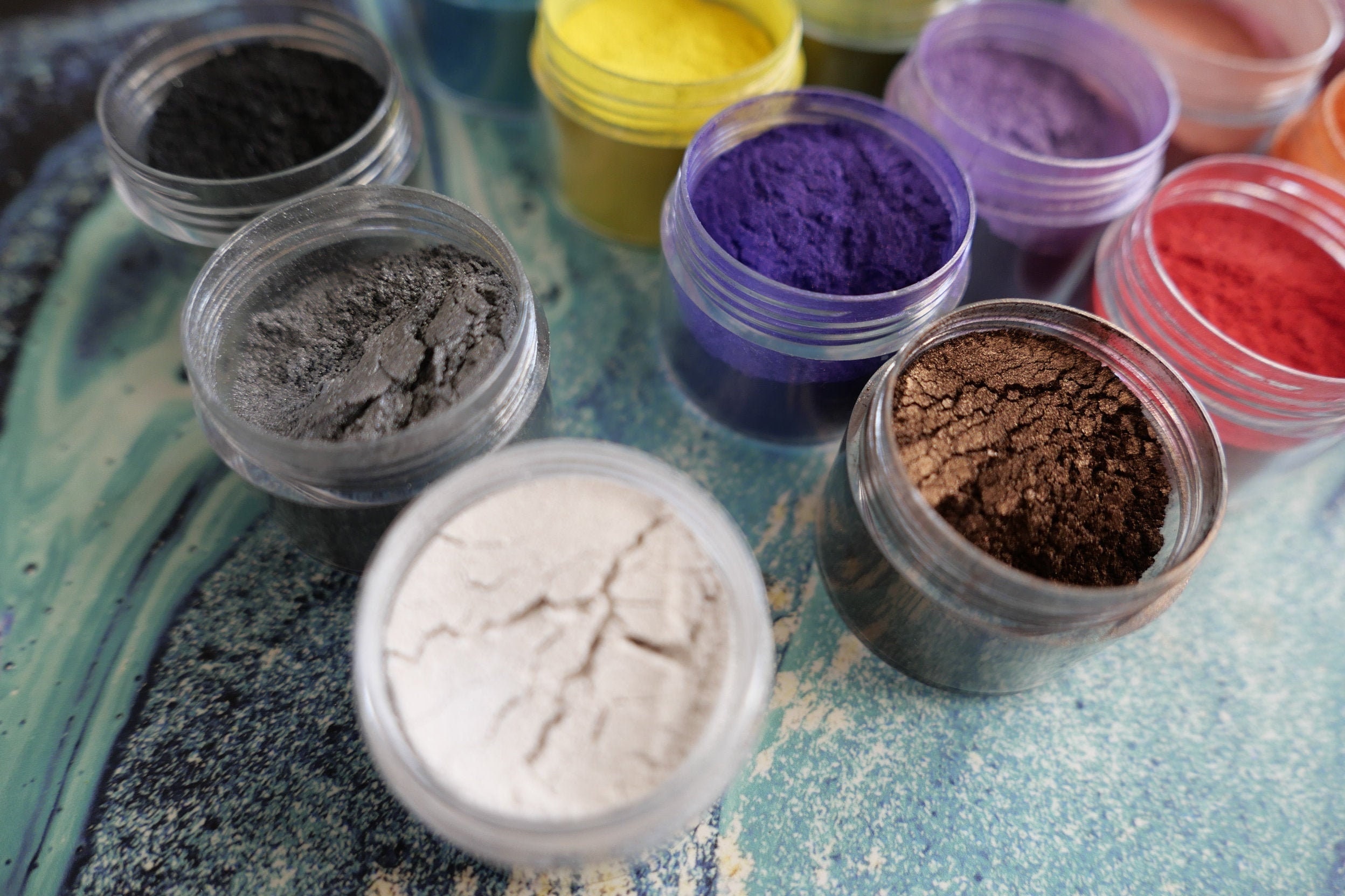 Mica Powder for Epoxy Resin 25 Colors With Spoon, Pigment Powder for Soap  Making, Bath Bombs, Makeup, Candle Dye and Lip Gloss Pigment 