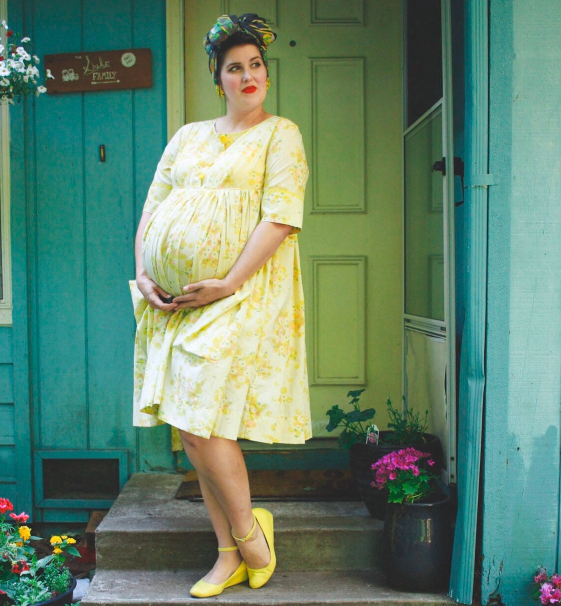 Беременность винтаж. Беременная волосы. Беременность ретро. Беременная в винтажном. Винтажные беременные.