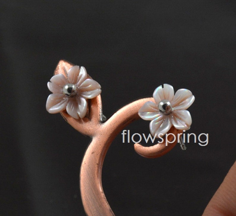 10mm Luster Natural Carved Pink Yellow platycodon Flower Shell Mop Earring Stud Seashell Flower Ear 925 Silver Earring Wedding Jewelry image 5