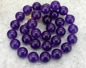 Collar de cuentas de jade morado anudado: Lariat hecho a mano, piedra preciosa redonda de 12 mm