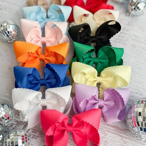 Scalloped Classic Size Bows with Alligator Clip assortment