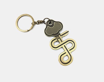Squiggly Keychain // Twist Keychains // Hotel Key // Gift for Him // Gift ideas