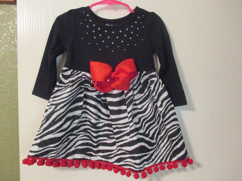 Girl/'s Fashionable Dress Long sleeve T-shirt dress Great dress for pictures by Mvious Da/'Zigns Zebra print red and white dress