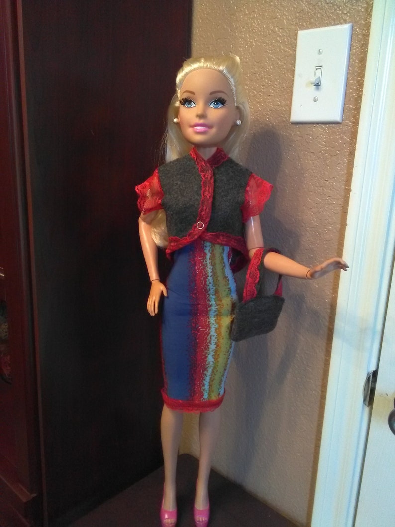 clothes for 28 barbie doll