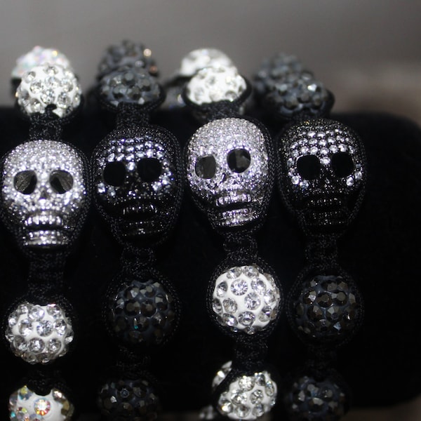 bracelet crâne, bracelet shamballa, bijoux de crâne, crânes, cz pave metal, halloween, bracelet noir, accessoires d’Halloween, bracelet pour hommes