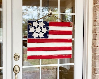 Farmhouse Flag Doorhanger, Patriotic Door Hanger, 4th of July Door Hanger, 4th of July Wreath, Patriotic Décor, Flag Wreath, Summer Door