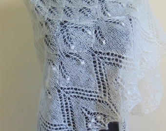 Mohair bianco pizzo scialle, scialle di pizzo a maglia triangolare mano, morbido scialle di seta, scialle con nupps di Haapsalu, scialle, su ordinazione
