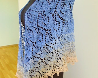 Scialle a foglia blu-beige sfumato, scialle lavorato a mano, matrimonio boho, scialle triangolare, regalo per sciarpa da sera, regalo di compleanno per la mamma, PRONTO per la SPEDIZIONE