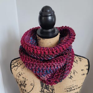 Crochet Neckwarmer, Crochet Chunky Cowl Scarf, Snood Scarf, Modern Women's Cowl, Gift for her
