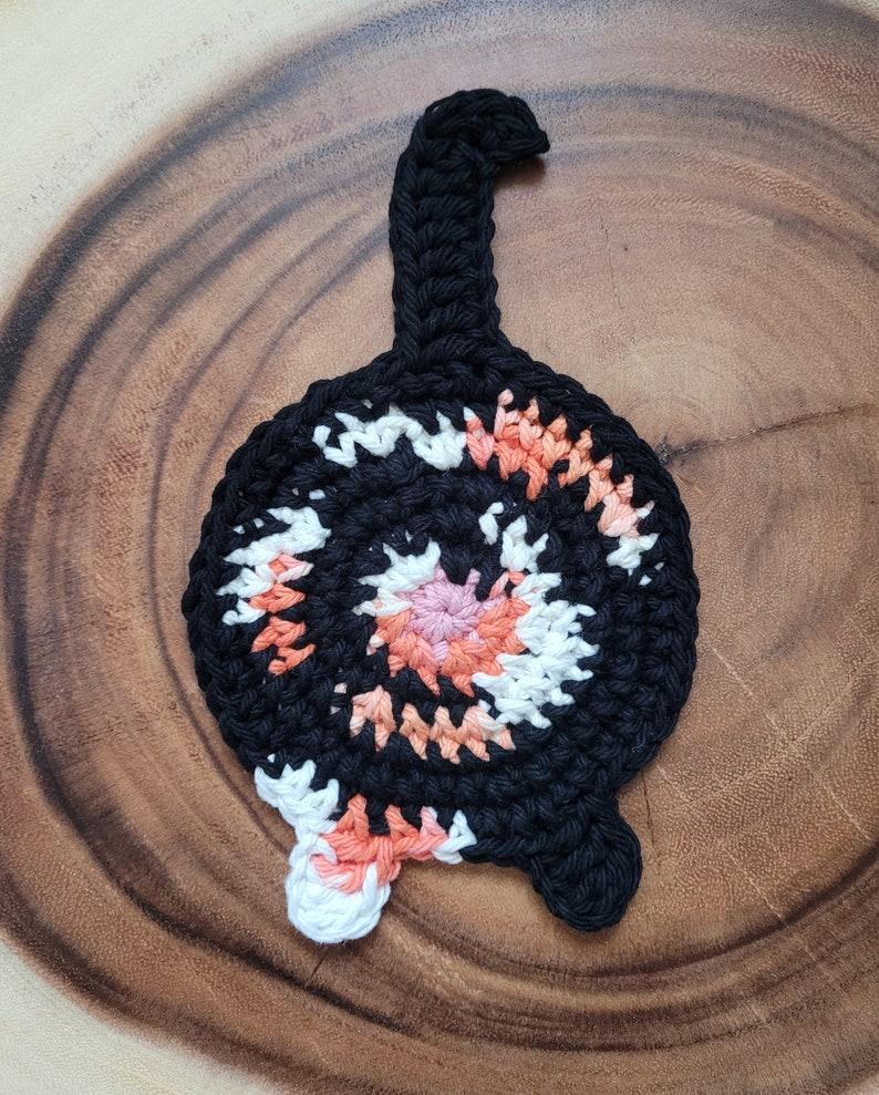 Cat Butt Coasters Set of 2, Crochet Calico Cat Butt, Gift for Cat Lovers, Whimsical Funny Coasters, Housewarming Gift, Cotton Coasters image 3