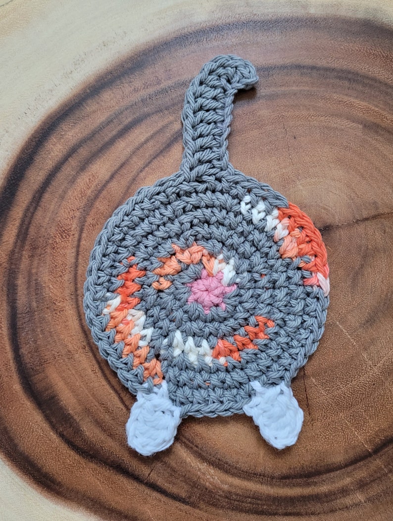 Cat Butt Coasters Set of 2, Crochet Calico Cat Butt, Gift for Cat Lovers, Whimsical Funny Coasters, Housewarming Gift, Cotton Coasters image 4