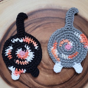 Cat Butt Coasters Set of 2, Crochet Calico Cat Butt, Gift for Cat Lovers, Whimsical Funny Coasters, Housewarming Gift, Cotton Coasters image 2