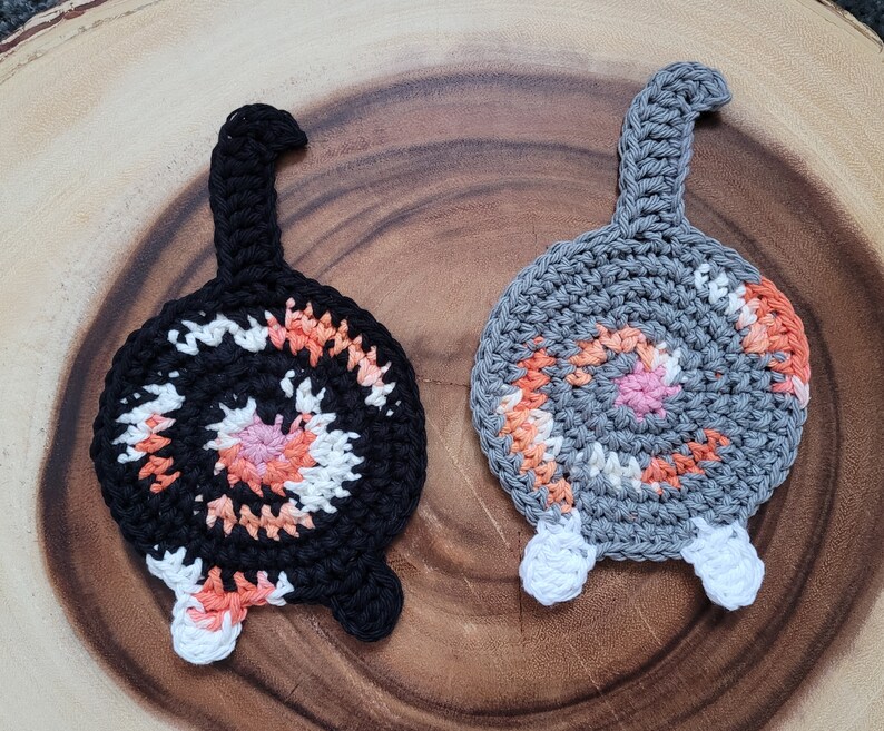Cat Butt Coasters Set of 2, Crochet Calico Cat Butt, Gift for Cat Lovers, Whimsical Funny Coasters, Housewarming Gift, Cotton Coasters image 2