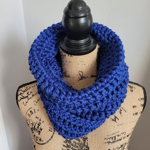 Crochet Cowl, Snood Scarf, Chunky Cowl, Cowl Scarf, Women's Cowl, Modern Cowl, Chunky Neckwarmer, Fall Winter Accessories, Gift for her