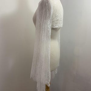 White Bridal Shrug, Eyelash Lace Wedding Bolero, Wuthering Heights Wide Bell Sleeve Jacket, Cottagecore Shawl afbeelding 8