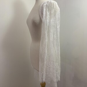 White Bridal Shrug, Eyelash Lace Wedding Bolero, Wuthering Heights Wide Bell Sleeve Jacket, Cottagecore Shawl afbeelding 10