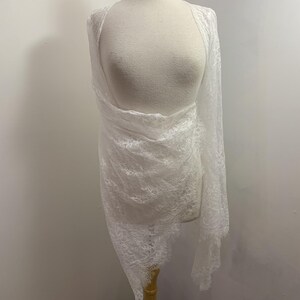 White Bridal Shrug, Eyelash Lace Wedding Bolero, Wuthering Heights Wide Bell Sleeve Jacket, Cottagecore Shawl afbeelding 7