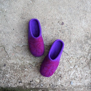 Vrouwen slippers/Vilt/Wollen slippers/Vilten schoenen/Vilten schoenen/Wollen schoenen/Home schoenen/Dames schoenen/Eco vriendelijk/Wolvilt/Biologische wol/Muilezels