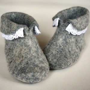 Felt shoes newborn gift/Soft boots/Wool shoes/Grey baby booties/House shoes/Baby shoes/Wool slippers/Kids shoes from merino wool/Booties image 1