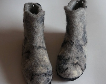 In stock! Size 36 EU. Winter boots from natural wool with leather soles / Handmade eco friendly felt booties for men or women