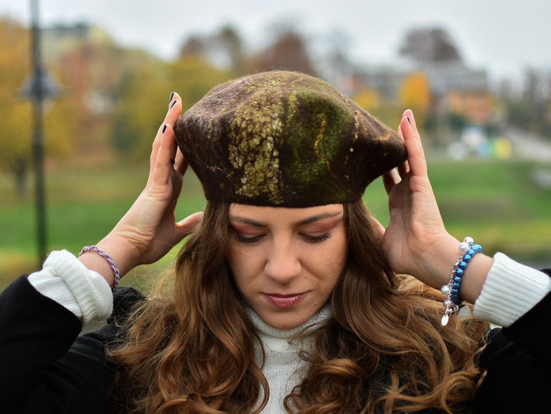 Brown beret and gloves suit/Felt wool hat/Wool gloves/Cap/Vintage hat/Brown winter hat/Suit for women/Hair accessories/Women hat/Handmade image 8