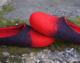 Womens slippers/Wool slippers/House shoes/Felt shoes/Wool shoes/Christmas gift/Home shoes/Women shoes/Gift for her/Flat shoes/Red shoes