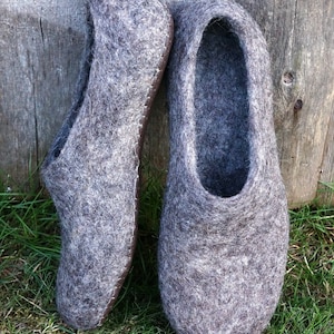 Wool slippers/Wool shoes/Wool felt/Women slippers/Home shoes/Shoes men/Mules/Slippers/Eco friendly/Felted wool/Boots/Grey/Unisex/Men shoes