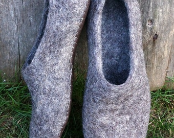Wool slippers/Wool shoes/Wool felt/Women slippers/Home shoes/Shoes men/Mules/Slippers/Eco friendly/Felted wool/Boots/Grey/Unisex/Men shoes