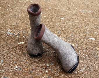 Botas de mujer con suela de goma/Botas para mujer o hombre/Lana natural afieltrada/Botas de lana de invierno hechas a mano/Botas de nieve de invierno/Botas unisex/Unisex