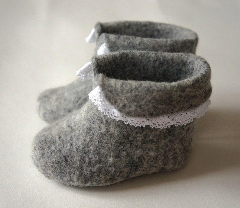 Felt shoes newborn gift/Soft boots/Wool shoes/Grey baby booties/House shoes/Baby shoes/Wool slippers/Kids shoes from merino wool/Booties image 2