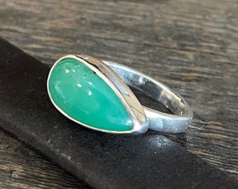 Green Chrysoprase Ring in Sterling Silver, Natural Chrysoprase Statement Ring, East West Pear Chrysoprase Ring, Handmade Gift for Her