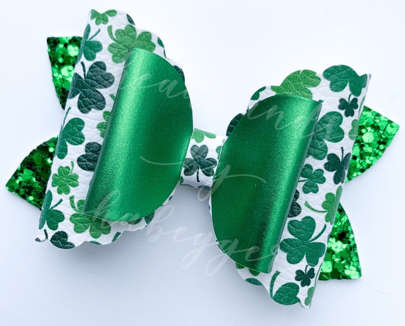 Gold Hair Bow Photo Prop Girls Hair Clip Shamrock Green Glitter Bow Hair Clip St Paddy/'s Day Hair Bow St Patrick/'s Day Hair Clip