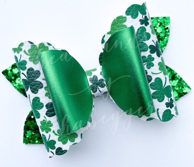 Gold Hair Bow Photo Prop Girls Hair Clip Shamrock Green Glitter Bow Hair Clip St Paddy/'s Day Hair Bow St Patrick/'s Day Hair Clip