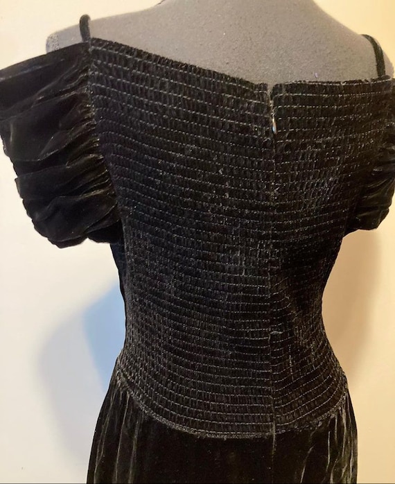 80s 90s Moda Intl Black Velvet Goth Open Shoulder… - image 7