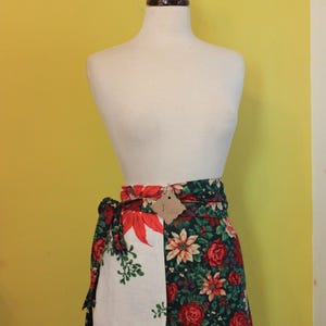 Women&#39;s upcycled Christmas apron with attached tea towel/ Retro Holiday apron/ 1980&#39;s/ poinsettias/half apron/Christmas gift/hostess gift