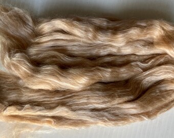 Baby Camel Silk Roving (2 oz); Luxury Roving Fiber