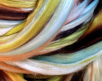 FREE SHIPPING - ROVING - Custom Blend -  (Merino Wool, Pearl Fiber, Mulberry Silk - 60/20/20) - Spring Fling