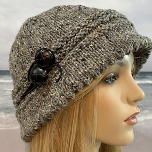 Instant Download Knitting Pattern "Chelsea" Women's Hat, Cloche Hat, Bucket Hat, Knitted hat, winter hat.