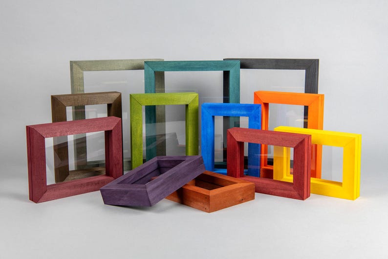 Picture Frame - Lightly Distressed - Includes plexiglass insert - 5x7 image 1